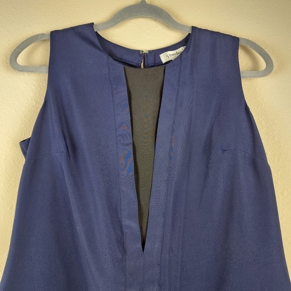 5 twelve Blue and black sleeveless career blouse size small - Picture 1 of 9